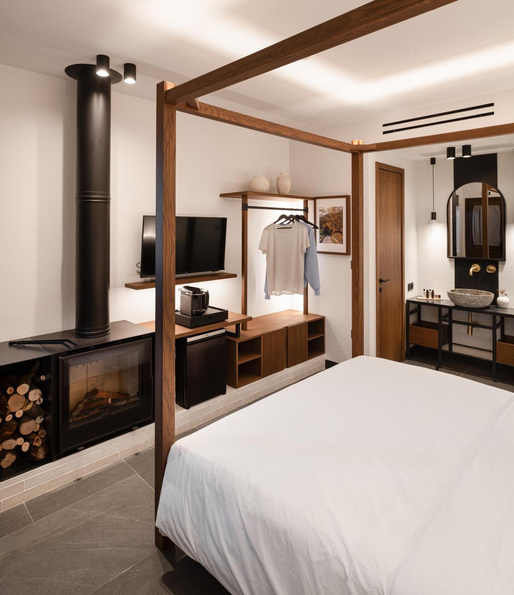 Unedo All Seasons Boutique Hotel Палеос Пантелеймон Екстериор снимка